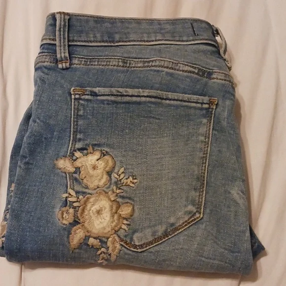 Abercrombie & Fitch jeans with embroidery - Picture 16 of 17